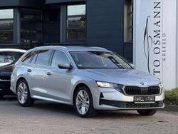 Brilliantsilber metallic Gebraucht 2024 Skoda Octavia Selection Kombi | 29.500 € (Superpreis)