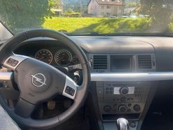Schwarz Gebraucht 2005 Opel Vectra Limousine | 700 € (Superpreis)