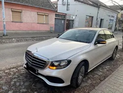 Weiß Gebraucht 2017 Mercedes E200 Limousine | 19.700 €