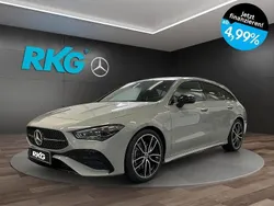 Grau Gebraucht 2025 Mercedes CLA200 Shooting Brake AMG Kombi | 42.890 €