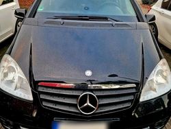 Schwarz Gebraucht 2010 Mercedes 190 Limousine | 2.600 €