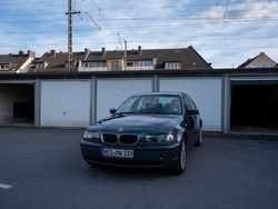 Grau Gebraucht 2002 BMW 318 Limousine | 6.950 €
