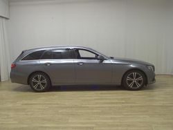 Grau Gebraucht 2020 Mercedes E200 Avantgarde Limousine | 24.980 € (Guter Preis)
