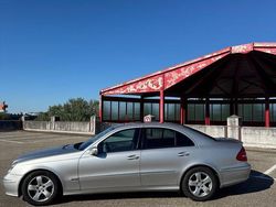 Silber Gebraucht 2005 Mercedes E350 Avantgarde Limousine | 4.100 €