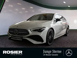 Weiss / polarweiß Gebraucht 2024 Mercedes CLA220 AMG Limousine | 38.490 € (Fairer Preis)
