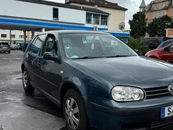 Grau Gebraucht 2002 VW Golf IV Kleinwagen | 1.200 € (Superpreis)