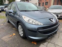 Grau Gebraucht 2007 Peugeot 207 Tendance Limousine | 3.490 € (Etwas zu teuer)