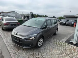 Grau Gebraucht 2021 Citroën C4 SpaceTourer Live Van / Kleinbus | 9.500 € (Fairer Preis)