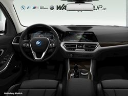 Weiß Gebraucht 2022 BMW 320e Luxury Line Kombi | 29.200 € (Fairer Preis)