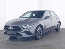 Grau Gebraucht 2024 Mercedes A200 Progressive Kleinwagen | 30.990 € (Fairer Preis)