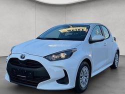Weiß Gebraucht 2022 Toyota Yaris Hybrid Business Edition Limousine | 17.490 € (Guter Preis)