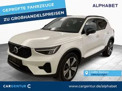 Crystal weißperleffekt Gebraucht 2022 Volvo XC40 Plus SUV | 31.190 € (Fairer Preis)