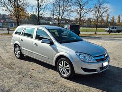 Silber Gebraucht 2008 Opel Astra Selection Kombi | 2.499 € (Etwas zu teuer)