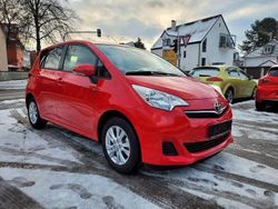 Rot Gebraucht 2013 Toyota Verso-S Life Van / Kleinbus | 7.990 € (Fairer Preis)