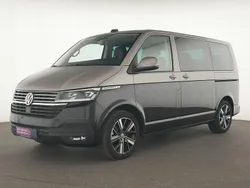 Mojavebeige­ / deep black Gebraucht 2023 VW T6.1 Van | 64.748 € (Superpreis)