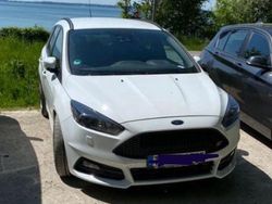 Schwarz Gebraucht 2016 Ford Focus Sport Limousine | 14.500 € (Fairer Preis)