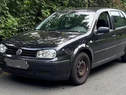 Schwarz Gebraucht 2002 VW Golf IV Kleinwagen | 1.990 € (Fairer Preis)