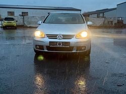 Silber Gebraucht 2008 VW Golf V Kleinwagen | 1.900 €