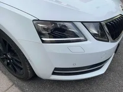 Weiß Gebraucht 2020 Skoda Octavia Style Kombi | 15.200 € (Guter Preis)