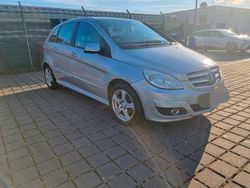 Silber Gebraucht 2009 Mercedes B180 Van / Kleinbus | 3.000 € (Fairer Preis)