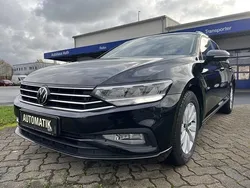 Deep black perleffekt (metallic) Gebraucht 2020 VW Passat Kombi | 23.990 € (Fairer Preis)