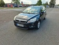 Schwarz Gebraucht 2010 Ford Focus Kombi | 2.500 € (Guter Preis)
