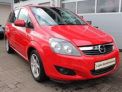 Rot Gebraucht 2010 Opel Zafira Edition Van / Kleinbus | 5.498 € (Teuer)