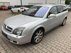 Starsilber/silver iii (metallic) Gebraucht 2004 Opel Vectra Cosmo Kombi | 1.750 € (Teuer)