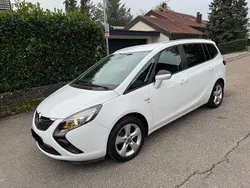 Weiß Gebraucht 2015 Opel Zafira Tourer Innovation Van / Kleinbus | 12.200 € (Etwas zu teuer)