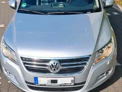 Silber Gebraucht 2009 VW Tiguan Track & Field SUV | 7.100 € (Etwas zu teuer)