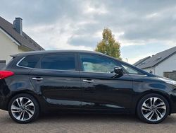Schwarz Gebraucht 2017 Kia Carens Edition 7 Van / Kleinbus | 13.700 € (Teuer)