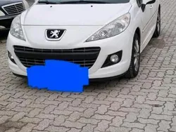Weiß Gebraucht 2011 Peugeot 207 Premium Kombi | 2.900 € (Guter Preis)