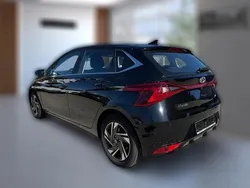 Metallic Gebraucht 2022 Hyundai i20 Advanced | 18.280 € (Fairer Preis)