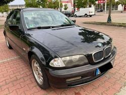Schwarz Gebraucht 2000 BMW 318 Limousine | 2.499 € (Fairer Preis)