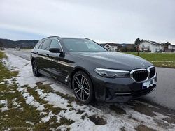 Grau Gebraucht 2021 BMW 530 Sport Line Kombi | 29.990 € (Guter Preis)