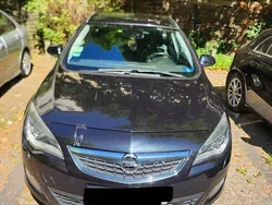 Blau Gebraucht 2012 Opel Astra Kombi | 8.500 € (Teuer)