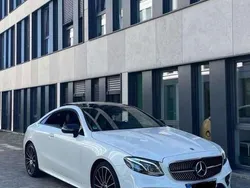 Weiß Gebraucht 2019 Mercedes E300 AMG line Coupé | 38.500 €