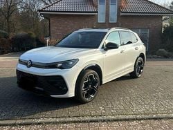 Weiß Gebraucht 2024 VW Tiguan R-line SUV | 43.800 € (Fairer Preis)