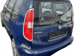 Blau Gebraucht 2014 Skoda Roomster Van / Kleinbus | 1.942 €