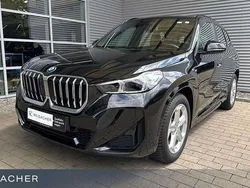 Saphirschwarz metallic Gebraucht 2024 BMW X1 M Sport SUV | 39.949 € (Guter Preis)