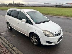 Weiß Gebraucht 2012 Opel Zafira Family Van / Kleinbus | 2.990 € (Guter Preis)