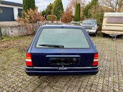 Blau Gebraucht 1996 Mercedes E220 Kombi | 2.400 € (Superpreis)