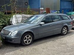 Grau Gebraucht 2005 Mercedes E220 Elegance Kombi | 1.750 € (Superpreis)