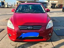Rot Gebraucht 2009 Kia Ceed Kleinwagen | 2.000 € (Fairer Preis)