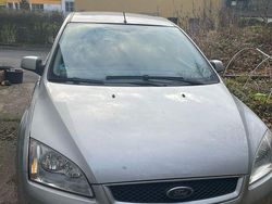 Grau Gebraucht 2007 Ford Focus Limousine | 1.400 € (Guter Preis)