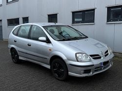 Silber Gebraucht 2006 Nissan Almera Tino Van / Kleinbus | 990 €