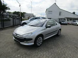 Grau Gebraucht 2003 Peugeot 206 CC Platinum Cabrio | 950 € (Fairer Preis)