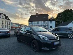 Schwarz Gebraucht 2012 Toyota Yaris Hybrid Kleinwagen | 8.900 € (Teuer)