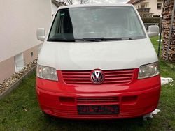Grau Gebraucht 2007 VW Caravelle Van / Kleinbus | 6.200 € (Etwas zu teuer)