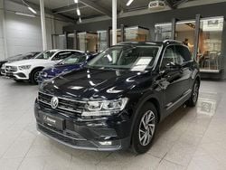 Deep black perleffekt Gebraucht 2018 VW Tiguan Sound SUV | 16.990 € (Guter Preis)